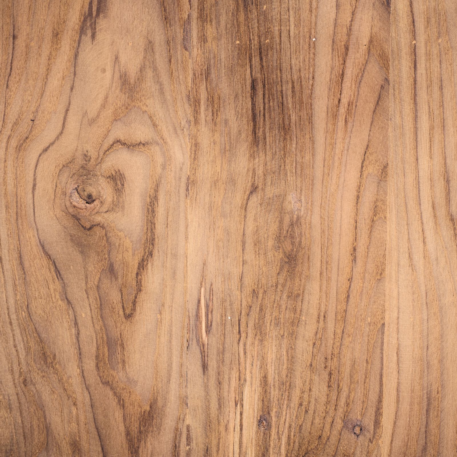 Cedar grain close-up