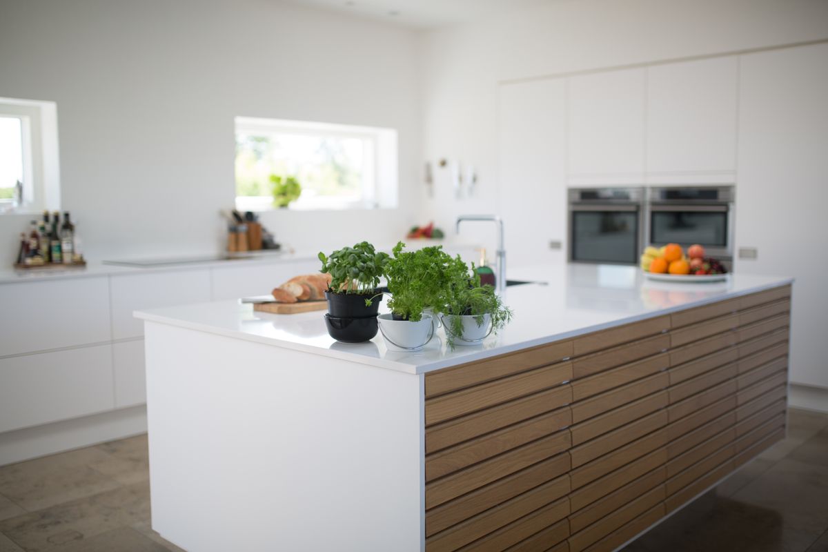 Finished kitchen with chrome faucet