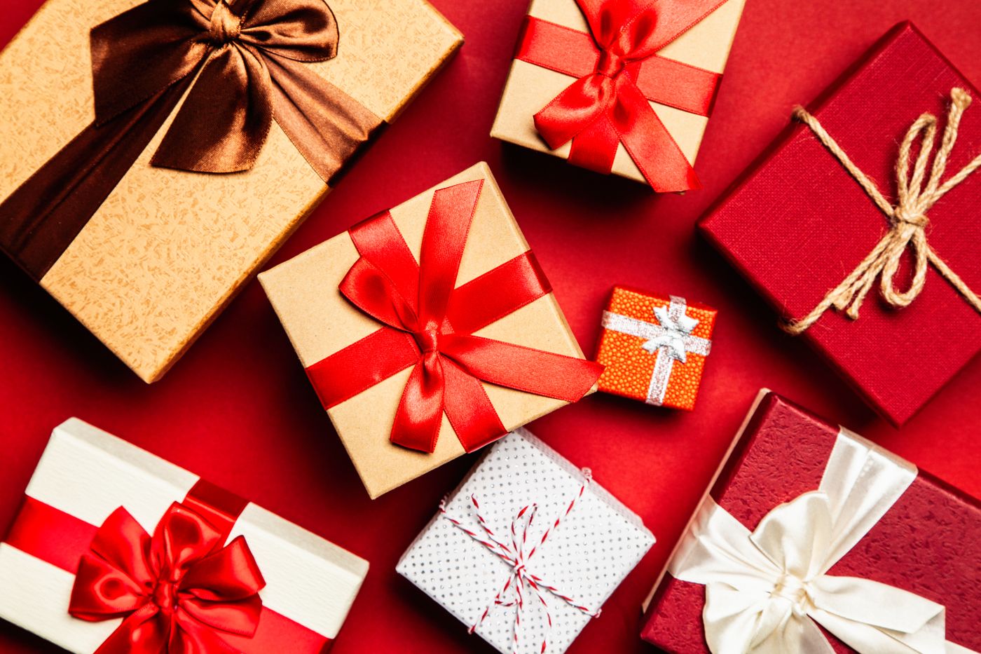 Giftware and wrapped gifts