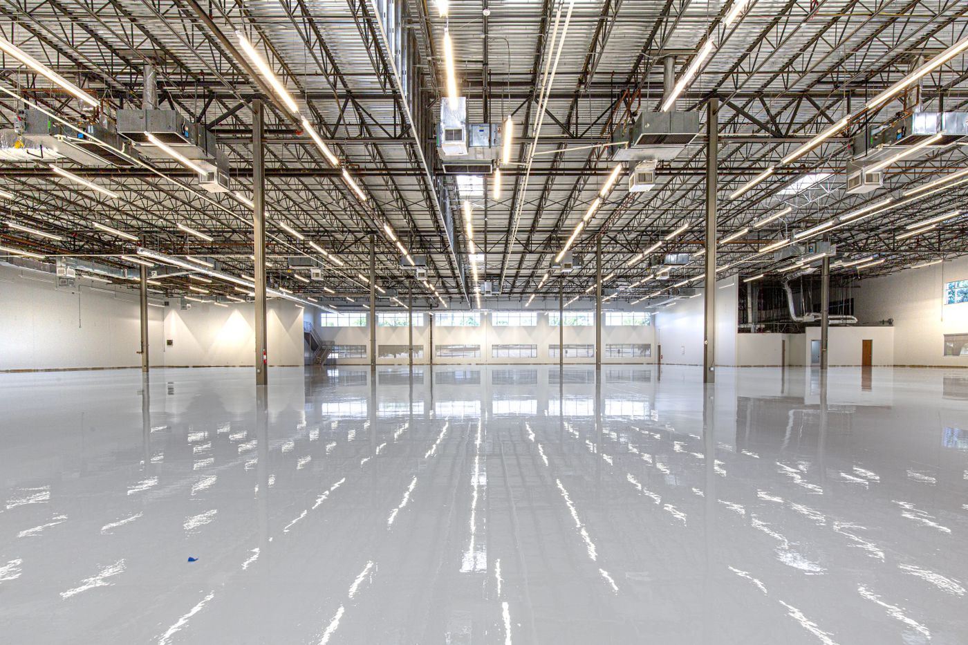 Glossy seamless epoxy-coated floor