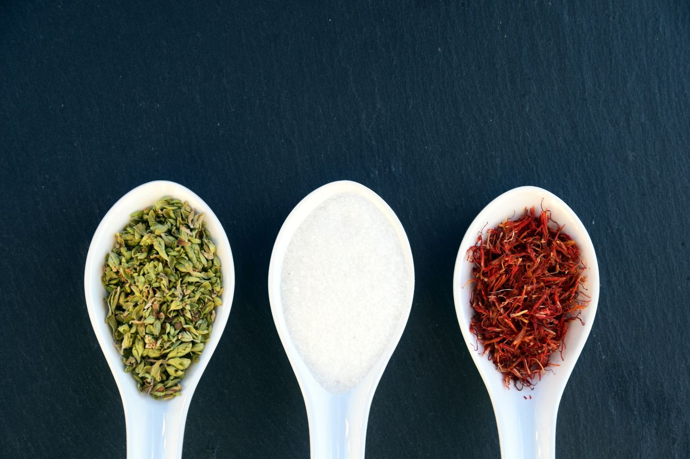Three spoons of seeds and ground inclusions