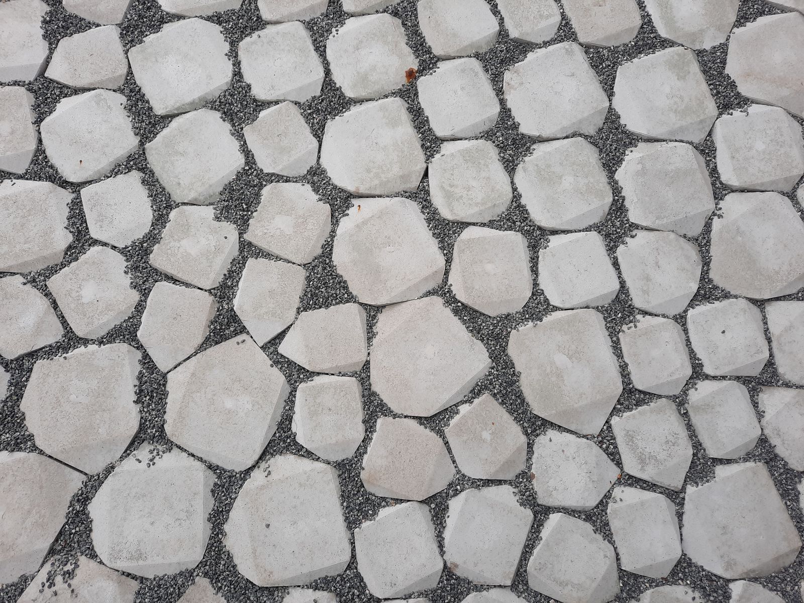 Exposed aggregate concrete