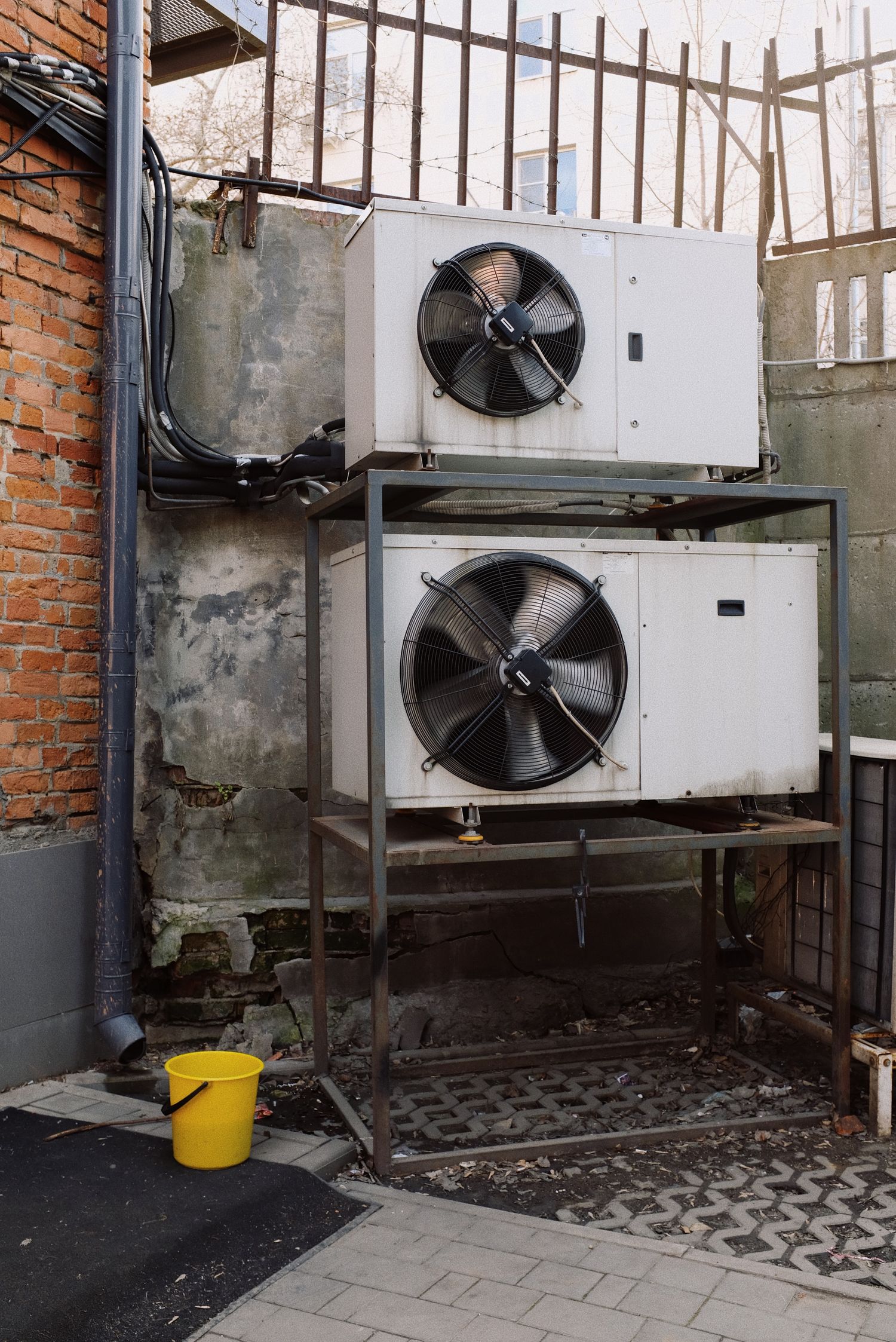 Outdoor air-conditioning condenser fan unit