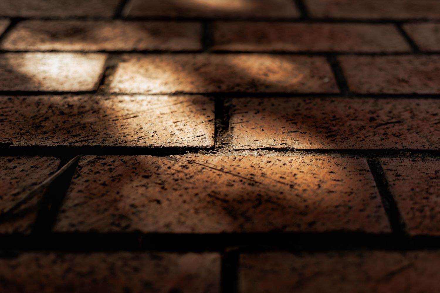 Herringbone brick lay
