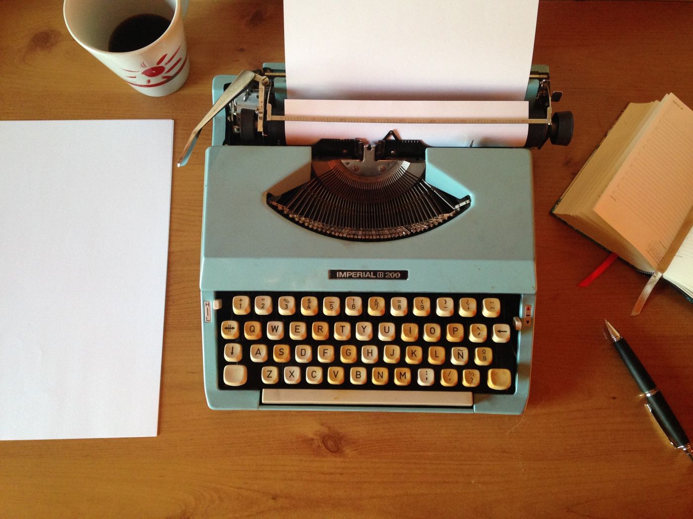 A vintage writing set with pen