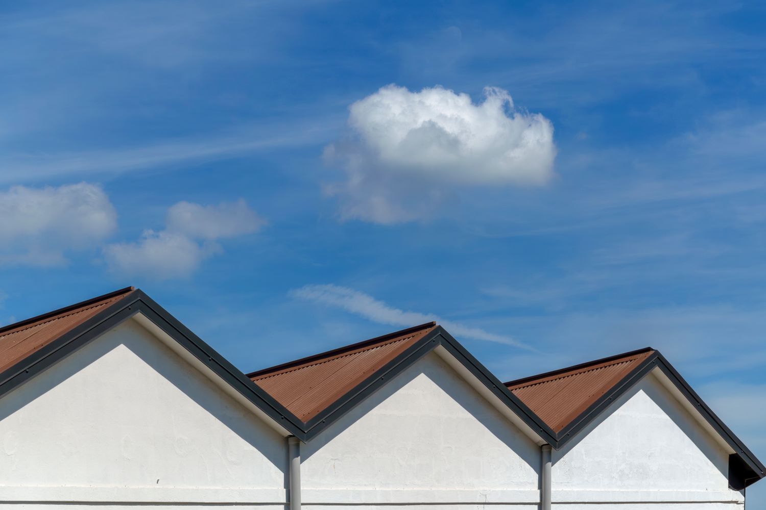 Clean roofline with gutter run