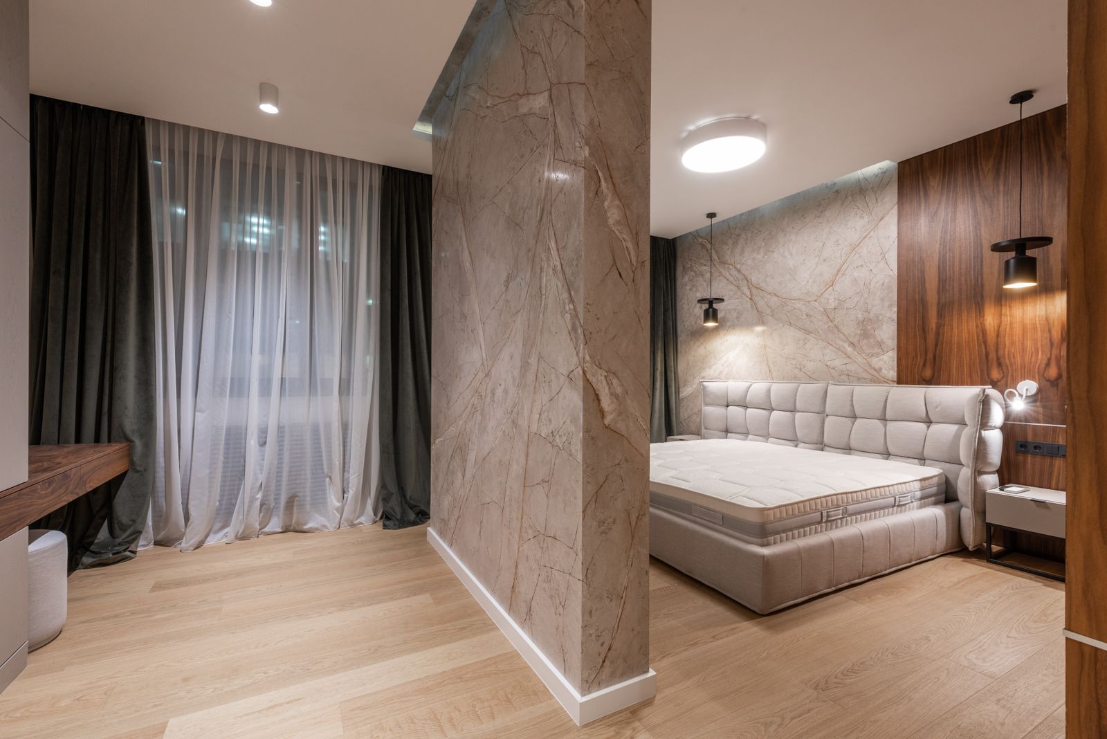 Tiled bathroom feature wall