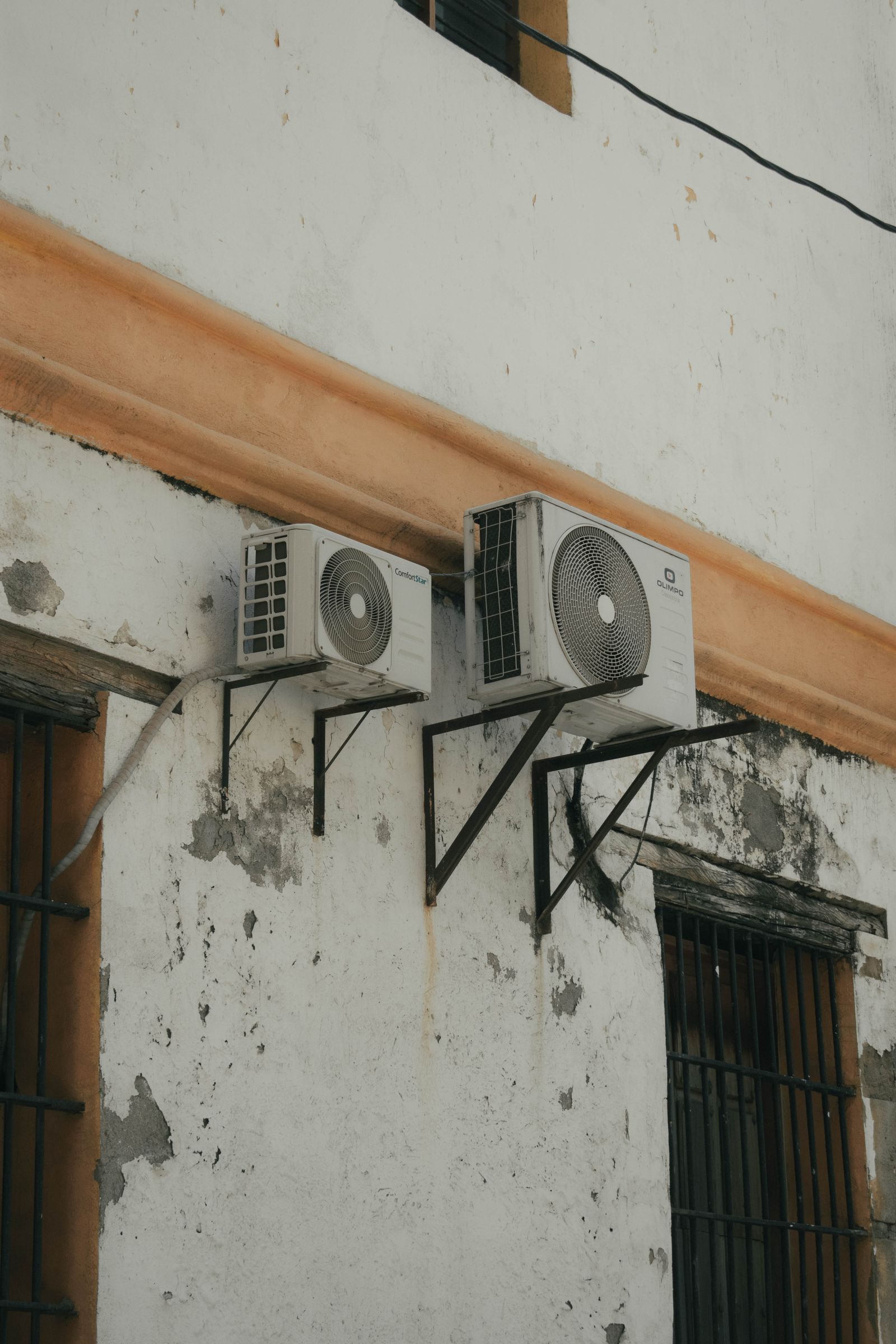 Outdoor condenser units