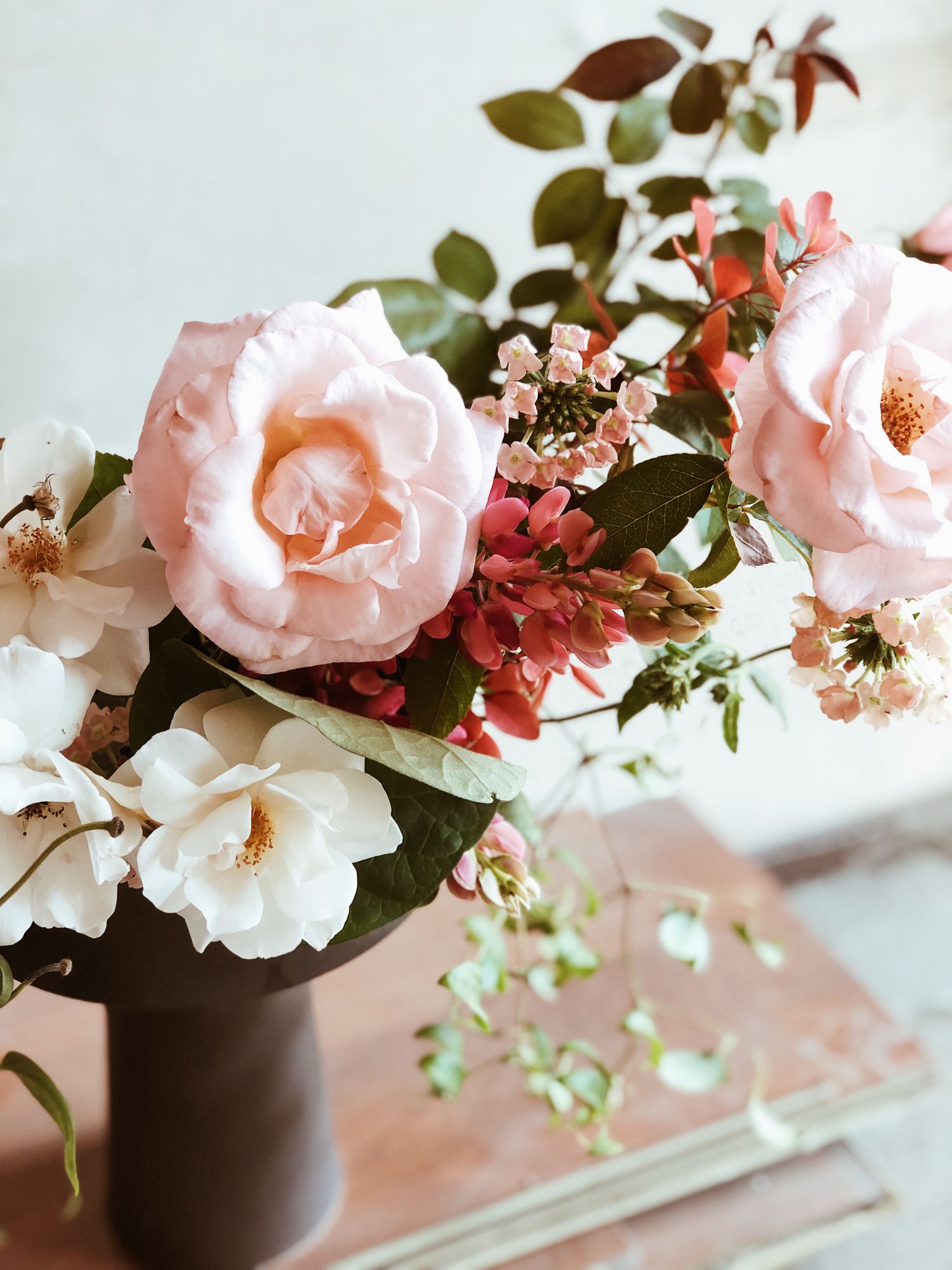 Cream roses bouquet